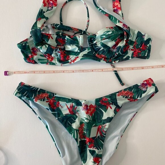 Victoria's Secret Bikini top and bottom - Picture 10 of 10